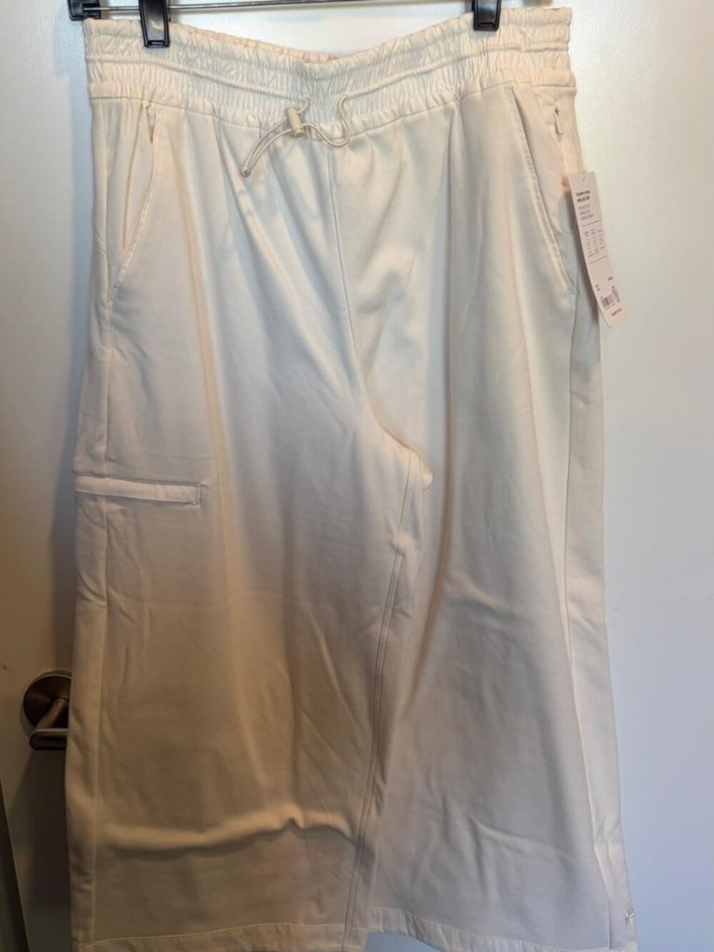 NWT Athleta Triumph Hybrid Wide Leg Crop Pants Magnolia White Size Medium